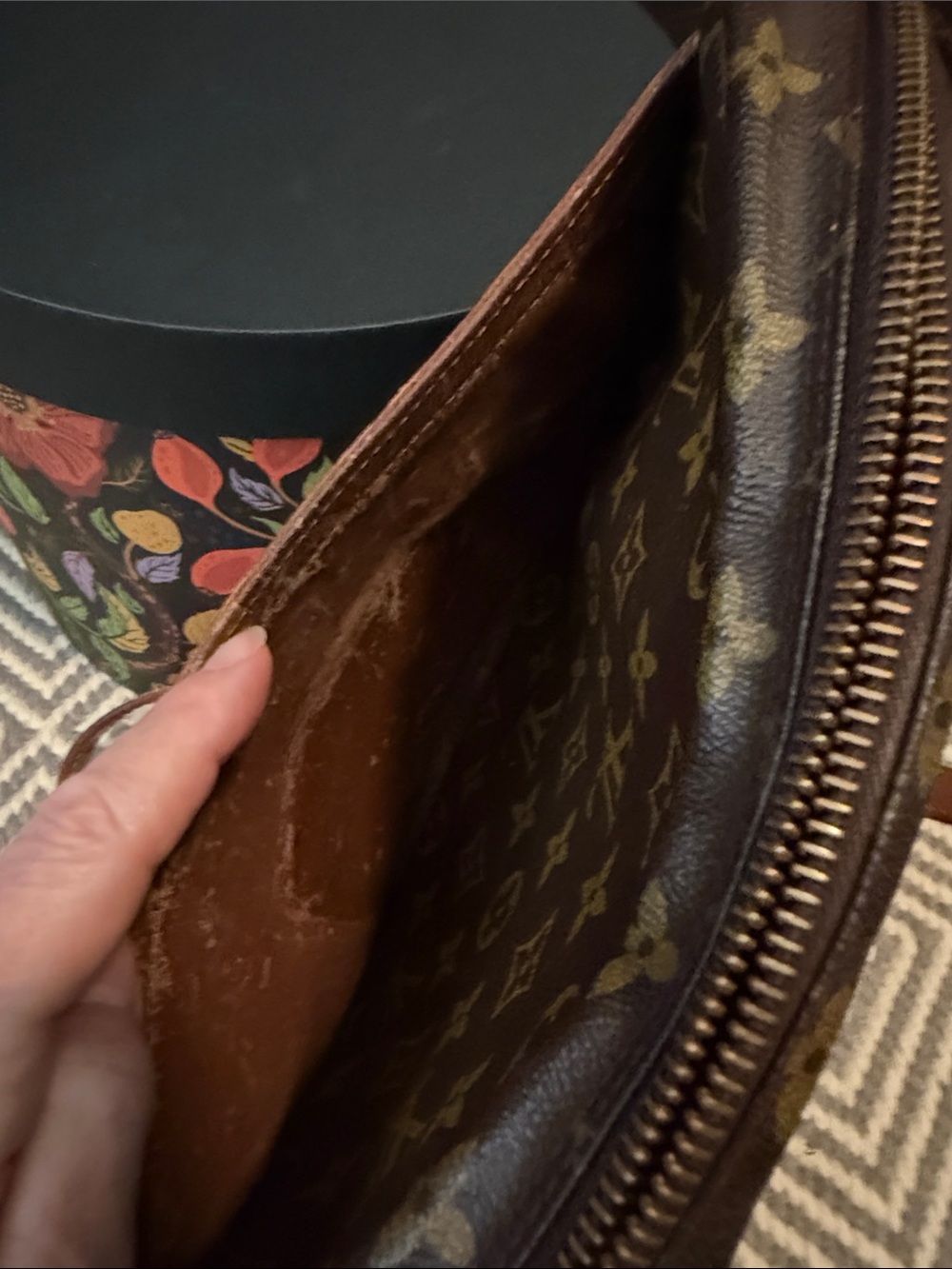 Louis Vuitton Monogram Crossbody Bag - Brown/Tan - Picture 9 of 13